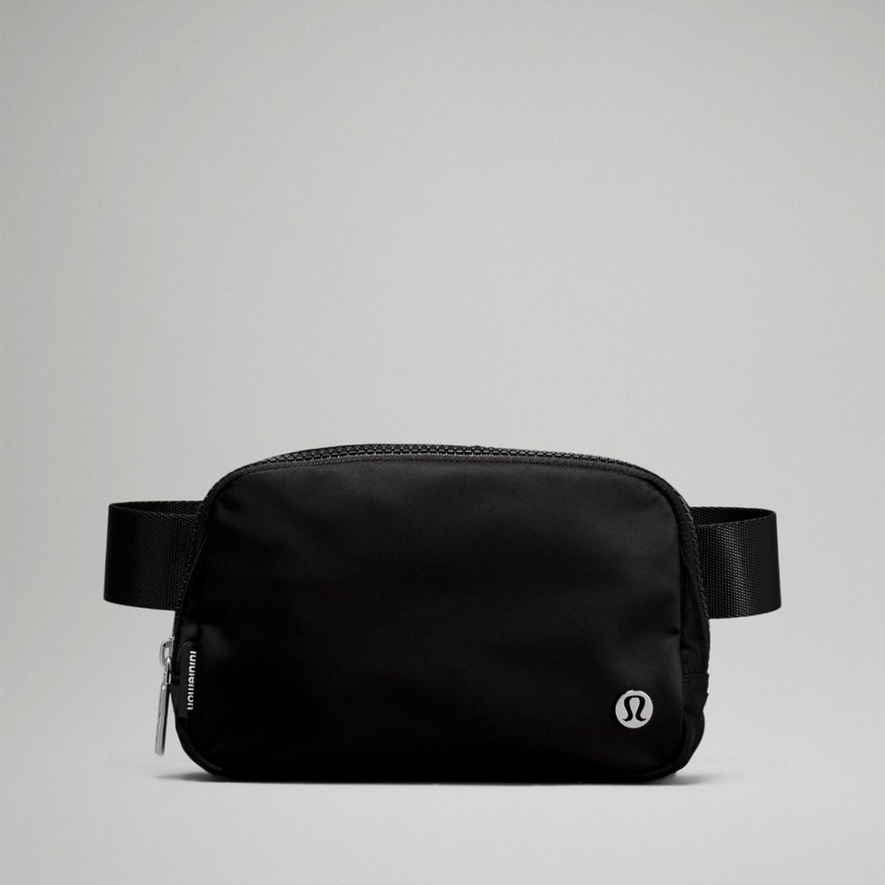 NWT Lululemon Everywhere Belt Bag in Black